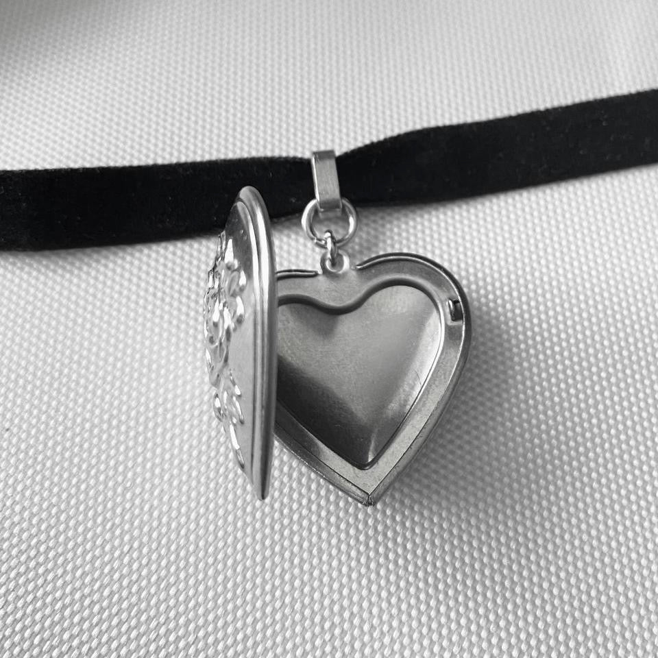 heart rose locket velvet choker