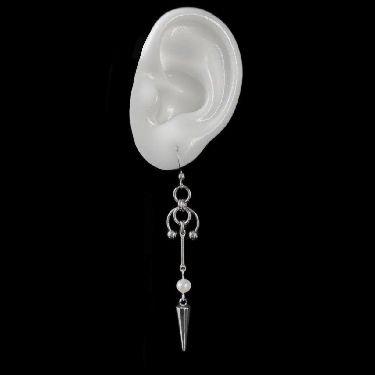 „cyberpunk“ pearl earrings