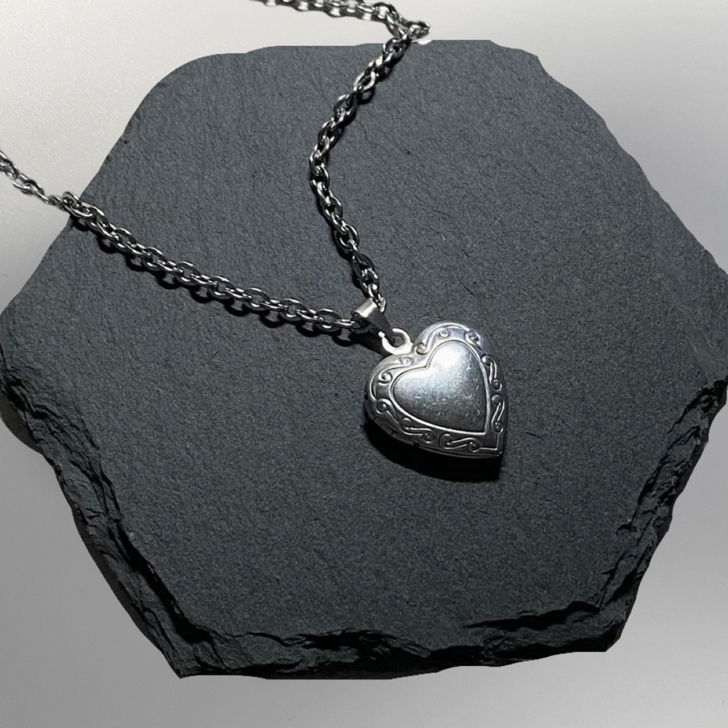 retro heart locket necklace